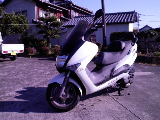 マジェスティ１２５　FI　レストアベースや部品取りに
