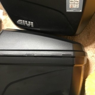 GIVI サイドハードケース  E22