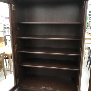 取りに来て頂ける方限定！アンティーク調の食器棚のご紹介です！
