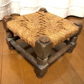 アジアン 木と縄の低い椅子