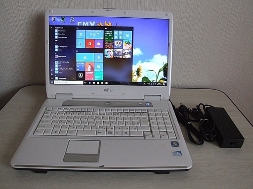 Fujitsu FMV-BIBLO AH30/D ノートパソコン　2