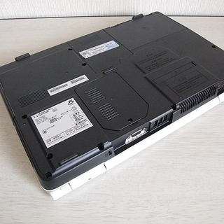 Fujitsu FMV-BIBLO AH30/D ノートパソコン　2