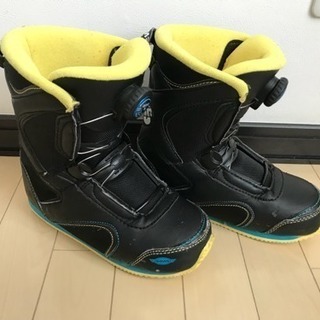 超カワイイバートン☆BURTON ジュニアキッズスノボーセット☆ブーツ22～23cm