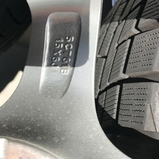 引き取り限定ヴォクシー、ノア スタッドレスバリ山