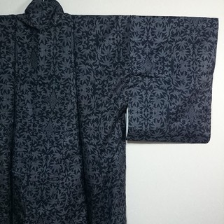 結城紬 正絹 無地 流水 黒系 裄61センチ 着丈134センチ 