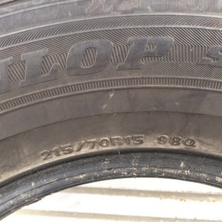 スタッドレスタイヤ4本 ダンロップ 215/70R