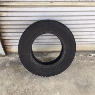 スタッドレスタイヤ4本 ダンロップ 215/70R