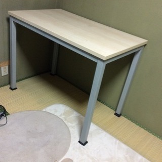 木製の机