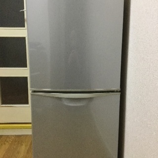 一人用冷蔵庫差し上げます。