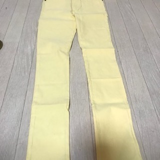 スキニー 黄色 Mサイズ 新品未使用品