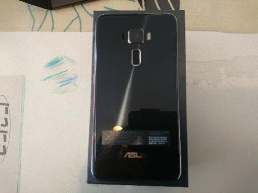 液晶新品 zenfone3 ze552kl 台湾版 送料込みで発送もします。