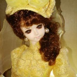 【至急！】黄色のドレスのお人形