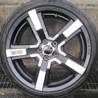 ☆ＯＺレーシング　ヴェルシリア　18インチ　225/40ZR18　8J　5穴　PCD108　インセット45　ボルボV70などに☆