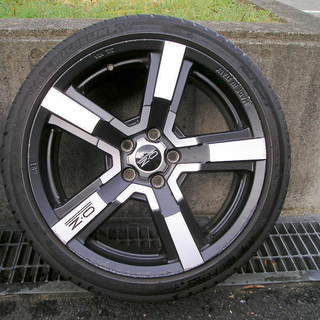 ☆ＯＺレーシング　ヴェルシリア　18インチ　225/40ZR18　8J　5穴　PCD108　インセット45　ボルボV70などに☆