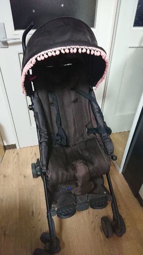 B型ベビーカー！アップリカ自立型