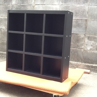 収納3×3段の棚、飾り棚　カッコいいブラックの黒のボックス棚　木...