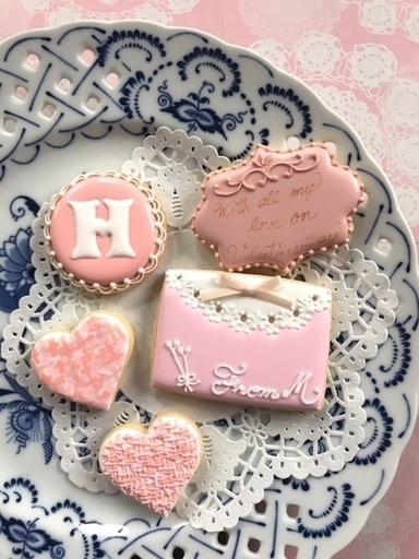 バレンタインデーアイシングクッキーレッスン３種類のピンクのアイシングで可愛いバレンタインなアイシングクッキーを作ります Haru 柳小路のお菓子の生徒募集 教室 スクールの広告掲示板 ジモティー