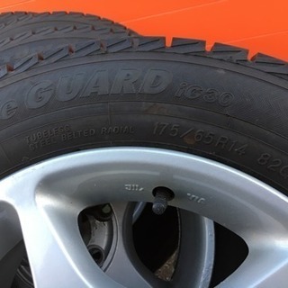 【雪予報あり（関東地方）】スタッドレスタイヤ、ホイールセット 175/65R14