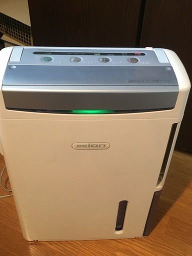 除湿機 でカラッと洗濯物干し