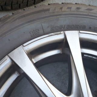 ブリヂストン BLIZZAK REVO　GZ・ 16インチ スタッドレスタイヤ・ホイール 4本セット　中古　マツダアクセラスポーツにて使用