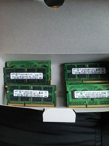 SAMSUNG 2GB 2Rx8 PC3-8500S-07-10-F2ほか １８枚まとめて