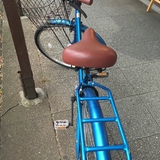 青の自転車(カゴ付き)