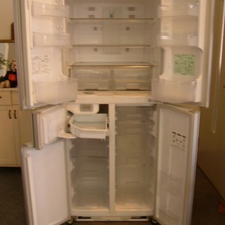 1万円！　MITSUBISHI　冷蔵庫　370L  2006年 - 中間市