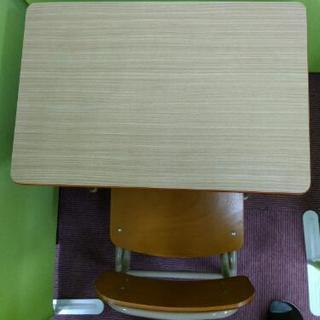 小学低学年用　机椅子セット　物置テーブル