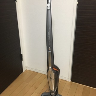 ⭐︎Electrolux⭐︎2 in 1 ハンディー兼掃除機⭐︎...