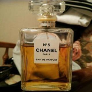 CHANEL、NO 5、香水