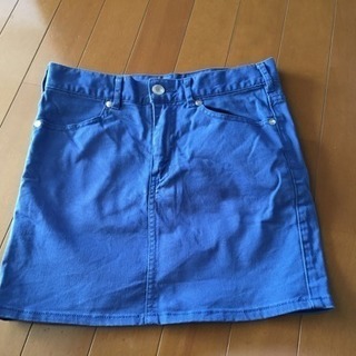 鮮やかなブルーのショートスカート☆