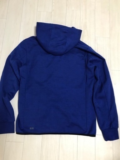 Uniqlo ユニクロ ドライストレッチフルジップパーカ 長袖 メンズm Denshino 茅ヶ崎 のパーカーの中古 古着あげます 譲ります ジモティーで不用品の処分