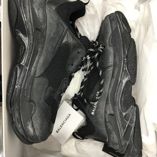 BALENCIAGA tripleS