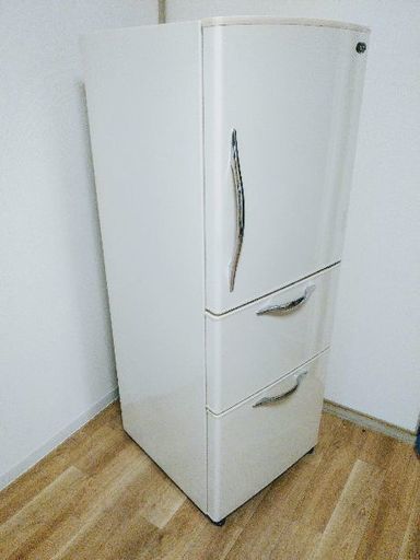 【配達設置無料】日立お洒落な3ドア冷蔵庫自動製氷付き‼‼