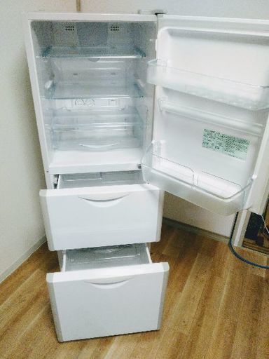 【配達設置無料】HITACHIお洒落な3ドア冷蔵庫❗❕女性にオススメ✨