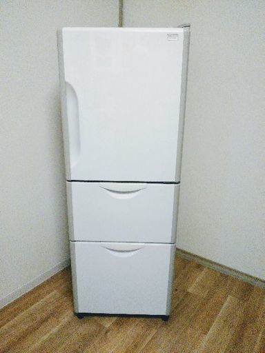 【配達設置無料】HITACHIお洒落な3ドア冷蔵庫❗❕女性にオススメ✨