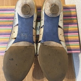 気まぐれ値下げ ZINDA 春夏物パンプス メタリック