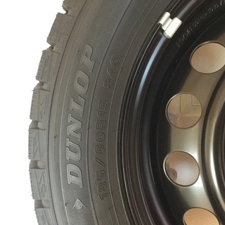 美品です！スタッドレスタイヤ　185/60R15　シエンタ純正ホイールキャップ付 4本