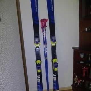 スキー板(170cm)とポール(120cm)の2点セット、無料で...