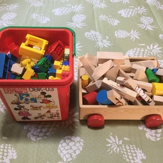 積木とブロックのおもちゃをお譲りします。