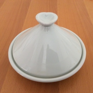陶器　タジン鍋、電子レンジ使用    無料