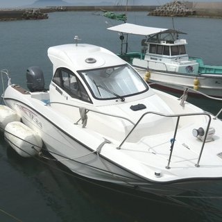 ヤマハ　プレジャーボート　ＹＦ２４ＦＳＲ　福岡　平成２７年３月初回登録。アワーメーター256ｈ フィッシングサポートリモコン、トイレ、ＧＰＳ魚探、アンカーウインチ付き。使用時間少ない極上艇です。