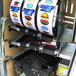 引取り・自社配送限定 動作品 鬼武者3 ロデオ/RODEO 4号機 パチスロ スロット 実機 家庭用電源 コイン使用機 札幌発 