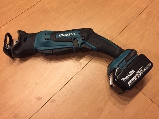 送料無料 マキタ レシプロソー １８V 美品 JR184D 工具 電動工具 DIY 切断機 ジグソー 枝切り BL1830 3.0ah バッテリー 純正品