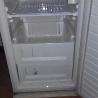 冷凍庫！あげます。