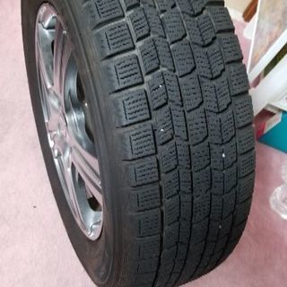 ダンロップスタッドレスタイヤ２０５ー６５R－１５インチ４本セット