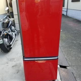 値下げ💴⤵おしゃれな赤い冷蔵庫　300リットル　2011年式