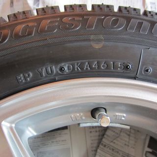 スタッドレスタイヤ　アルミホイール付き　175/65/15　４本セット