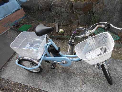 電動アシスト三輪車　通信販売で　１２万８千円で購入　新品未使用