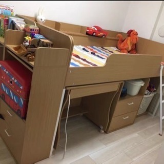ベビーベッド、テーブル、ランドセル入り、物置一式セット